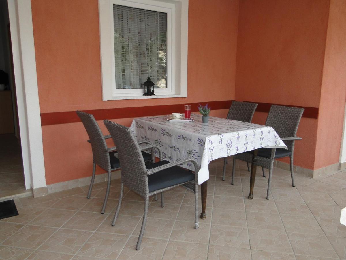 Apartment Suzi Vir