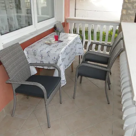 Suzi Apartmani Vir Exterior photo