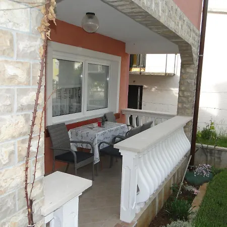 Suzi Apartmani Vir Exterior photo