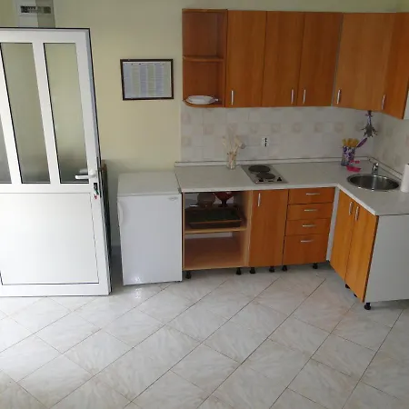 Suzi Apartmani Vir Exterior photo